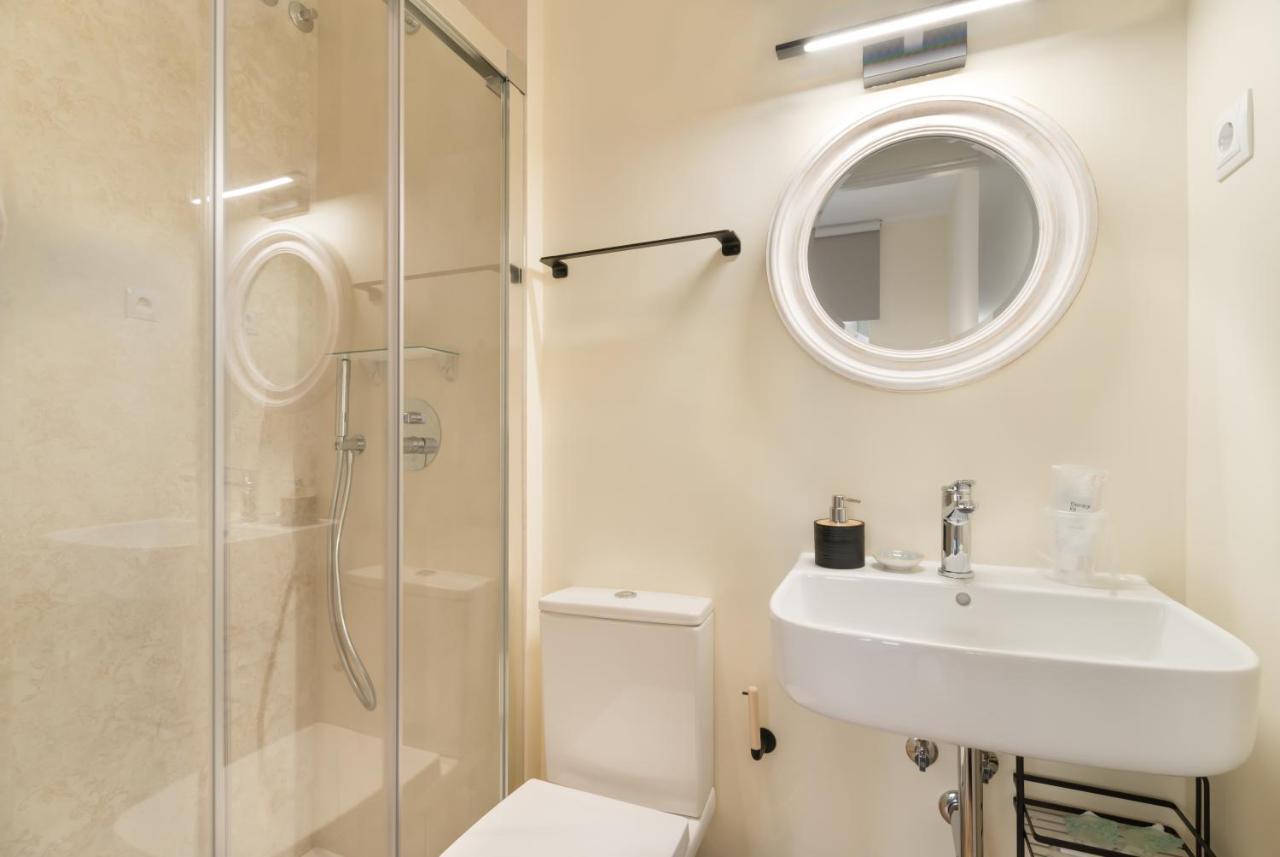 Hostal Evoke Мадрид Екстериор снимка