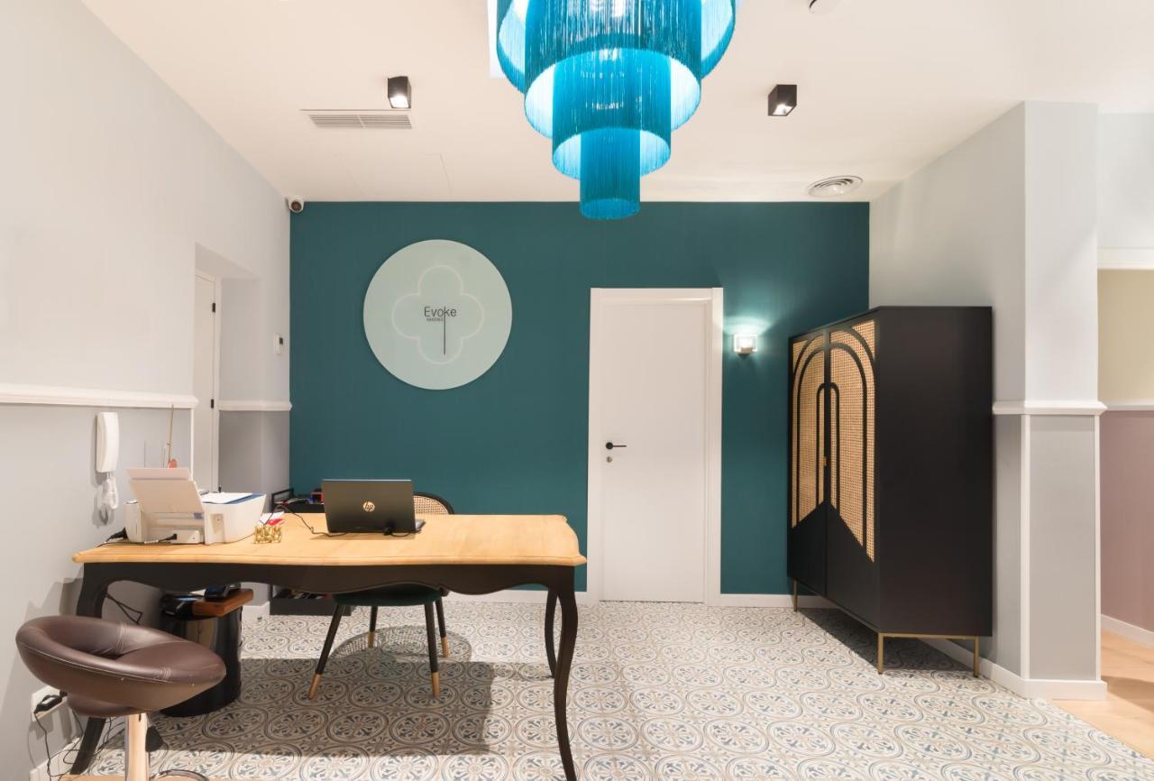 Hostal Evoke Мадрид Екстериор снимка