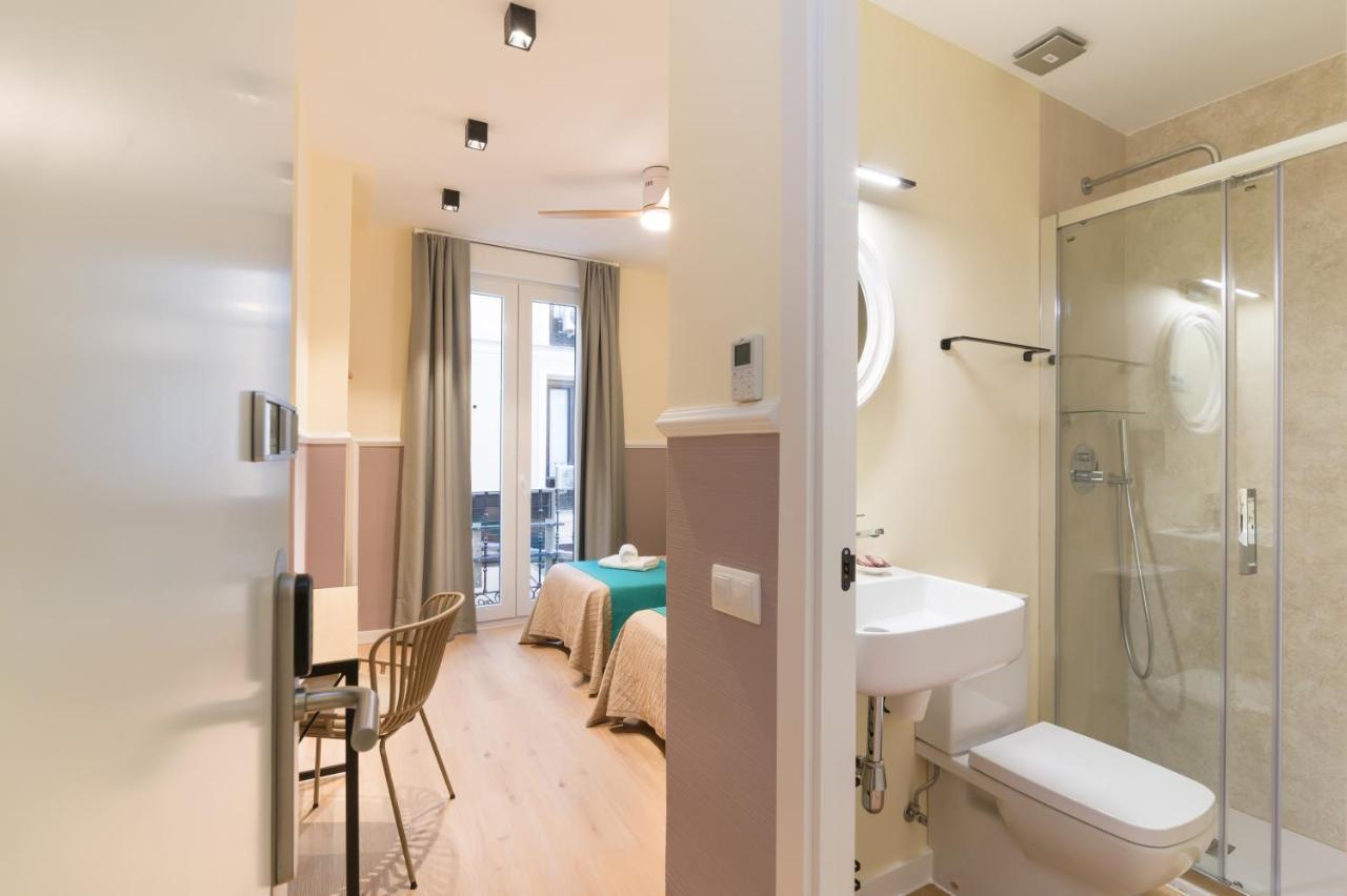 Hostal Evoke Мадрид Екстериор снимка