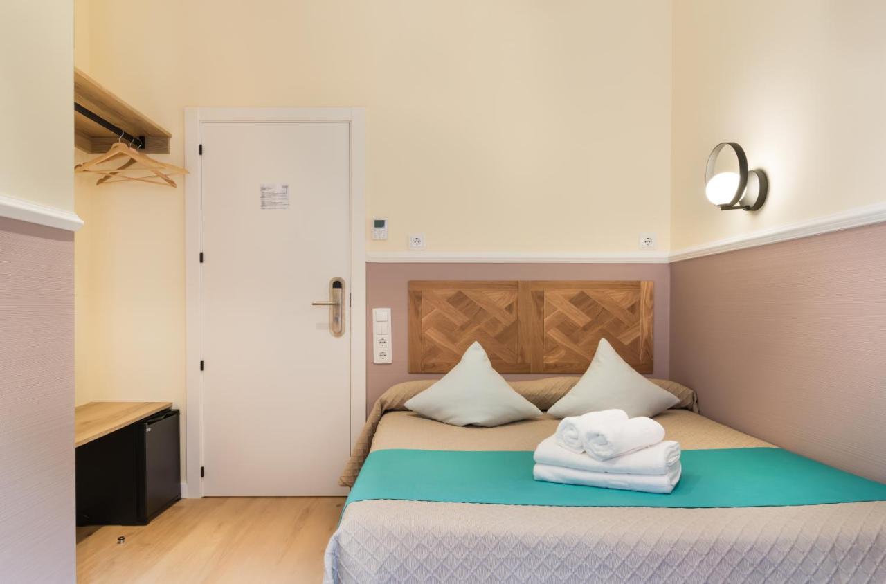 Hostal Evoke Мадрид Екстериор снимка