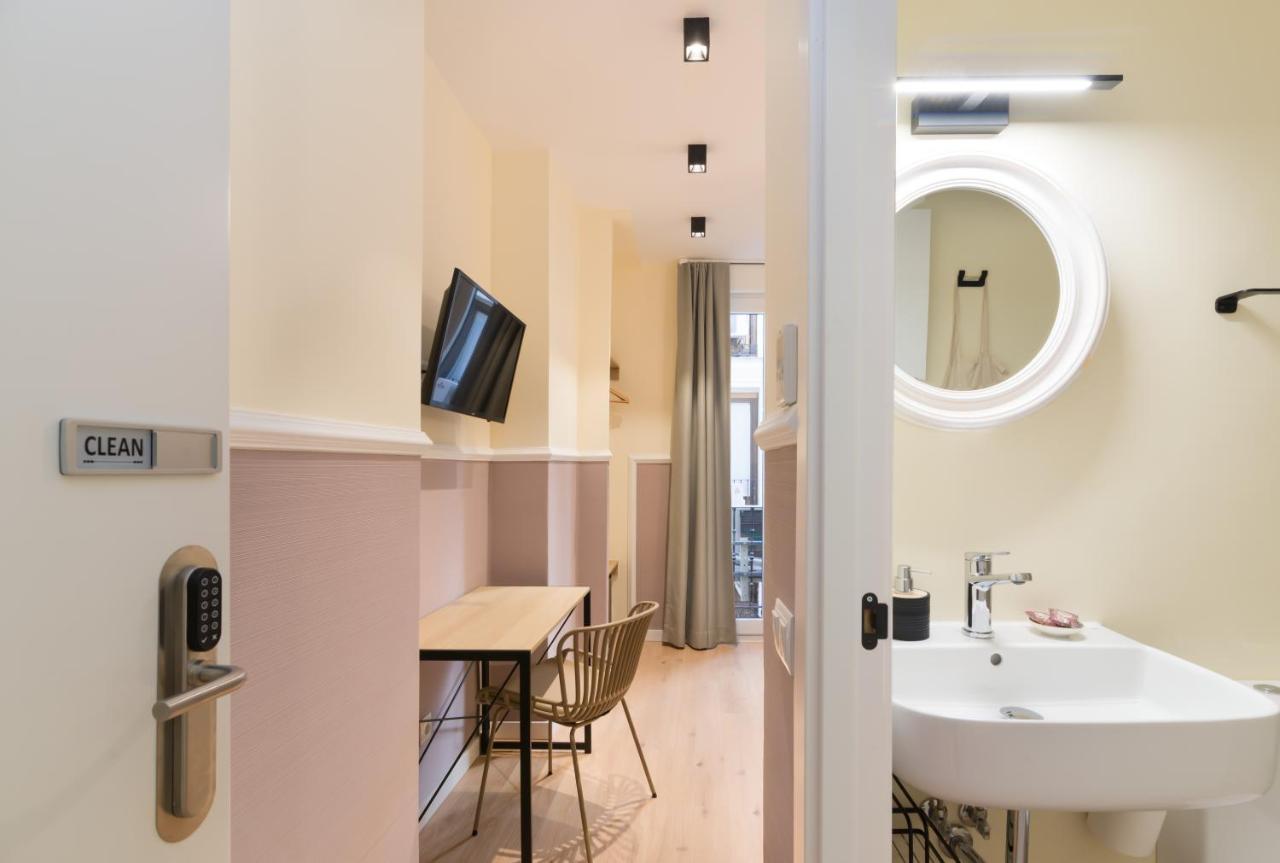 Hostal Evoke Мадрид Екстериор снимка