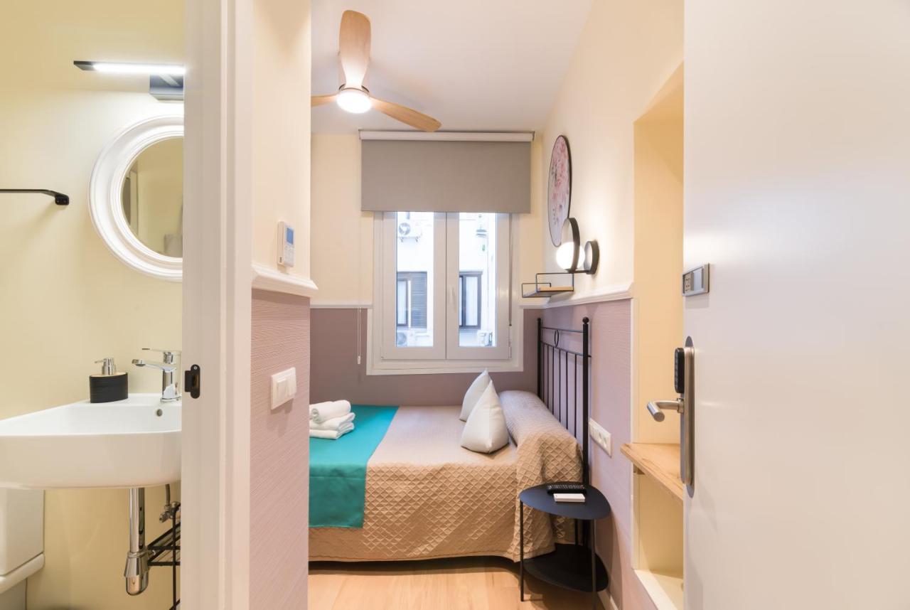 Hostal Evoke Мадрид Екстериор снимка