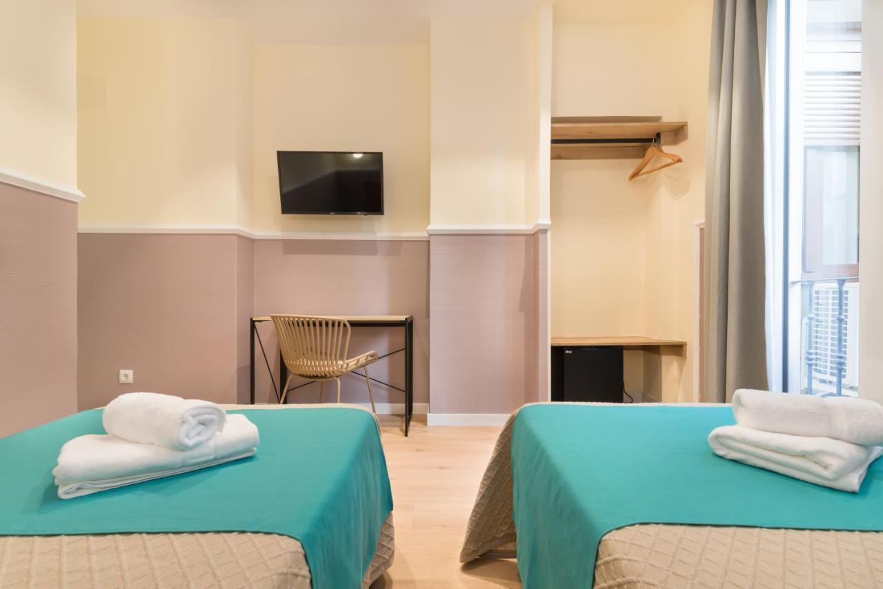 Hostal Evoke Мадрид Екстериор снимка