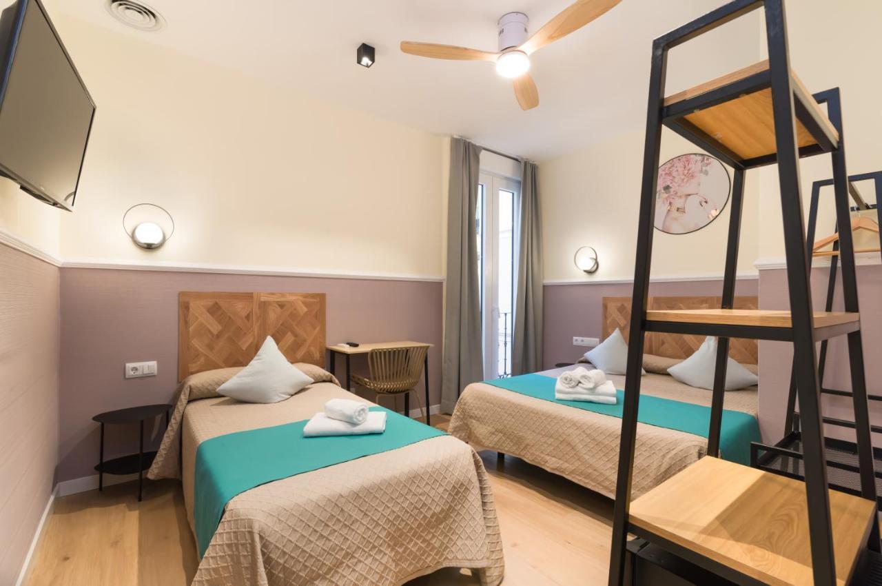 Hostal Evoke Мадрид Екстериор снимка
