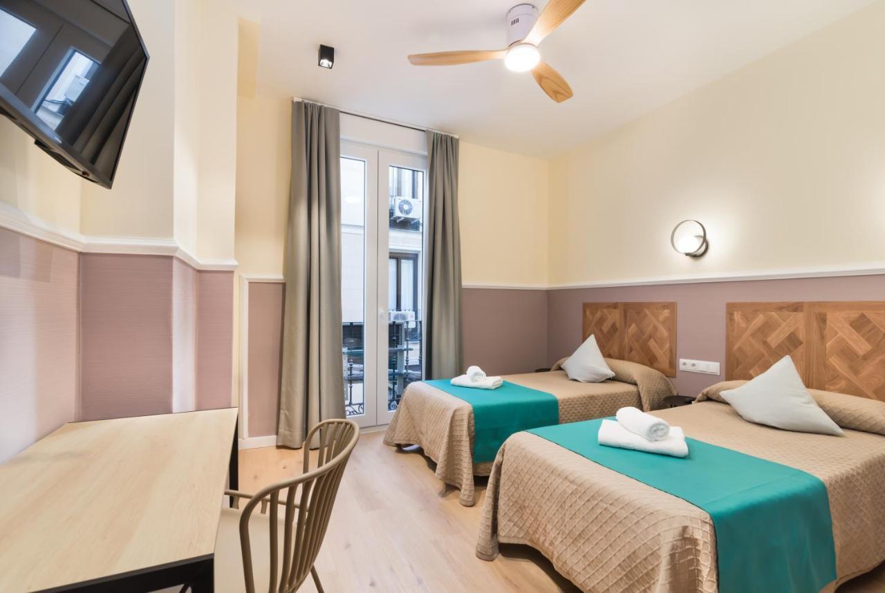 Hostal Evoke Мадрид Екстериор снимка